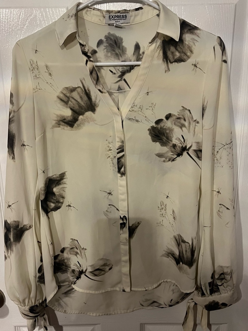 Express Portofino Slim Fit Blouse XS Floral Print Long Sleeve Button Front